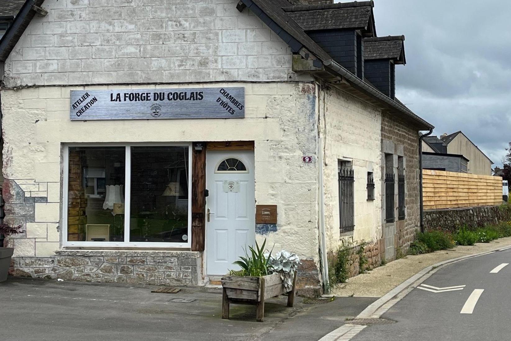 Chambres D'Hotes A La Forge Du Coglais La Selle-en-Cogles Buitenkant foto